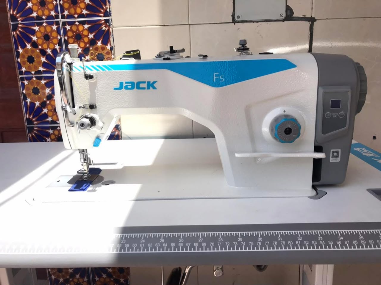 JACK F5 — Piqueuse